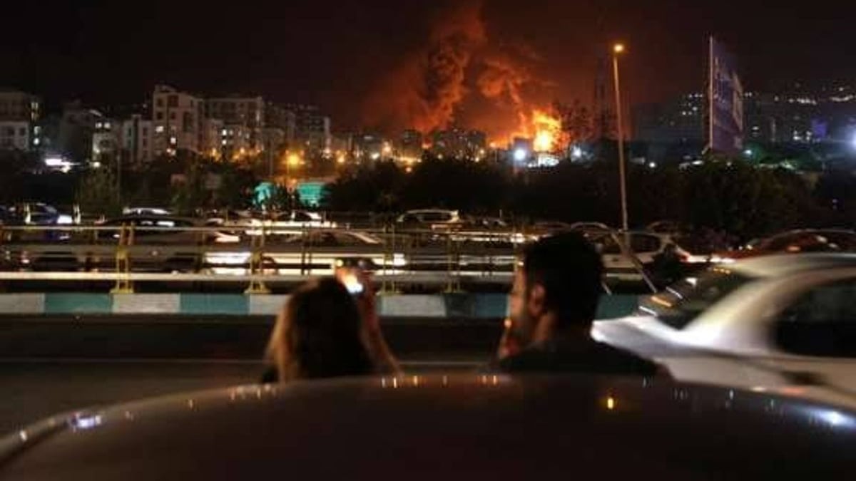 وكالة الأنباء الإيرانية: سقوط 4 صواريخ في محيط مدينة كنارك وتحليق مقاتلة أمريكية في أجواء المدينة