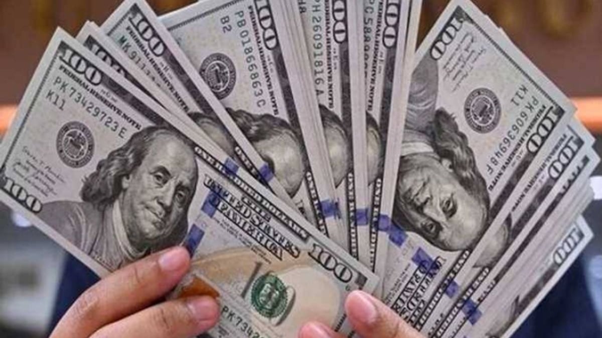 الدولار يستقر قرب أعلى مستوى في أسبوع أمام العملات الرئيسية