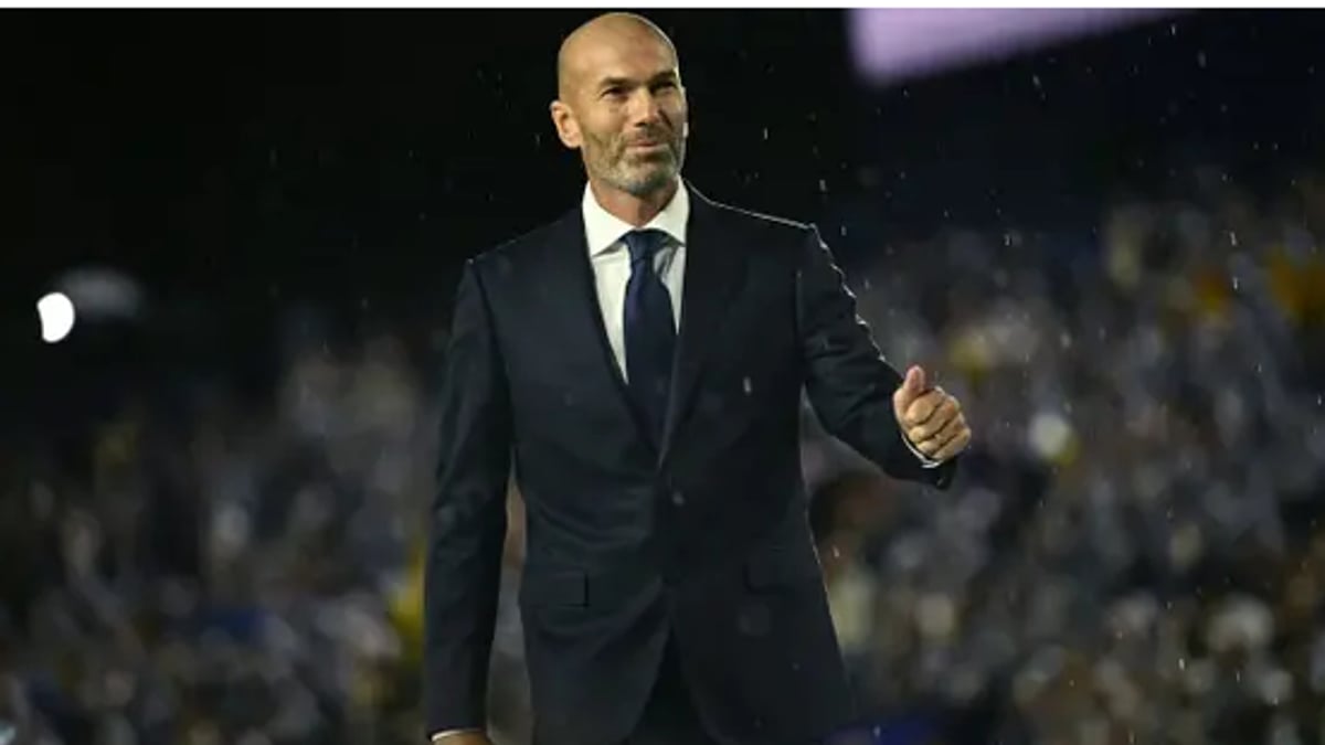زيدان يوافق على تدريب المنتخب الفرنسي
