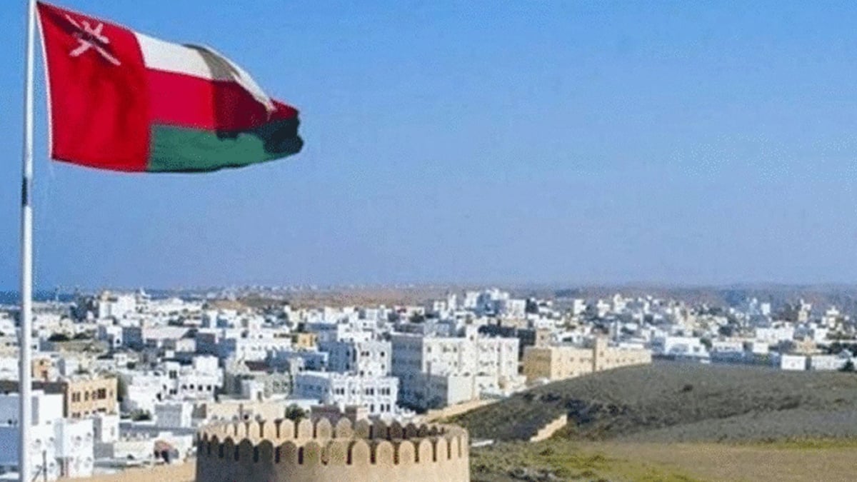 سلطنة عُمان تؤكد تعاونها المحايد لاستعادة حرية الملاحة في مضيق هرمز