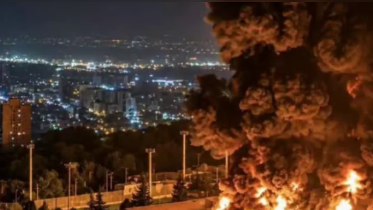 قصف جسور ونفق وإغلاق طرق رئيسية جنوب إيران