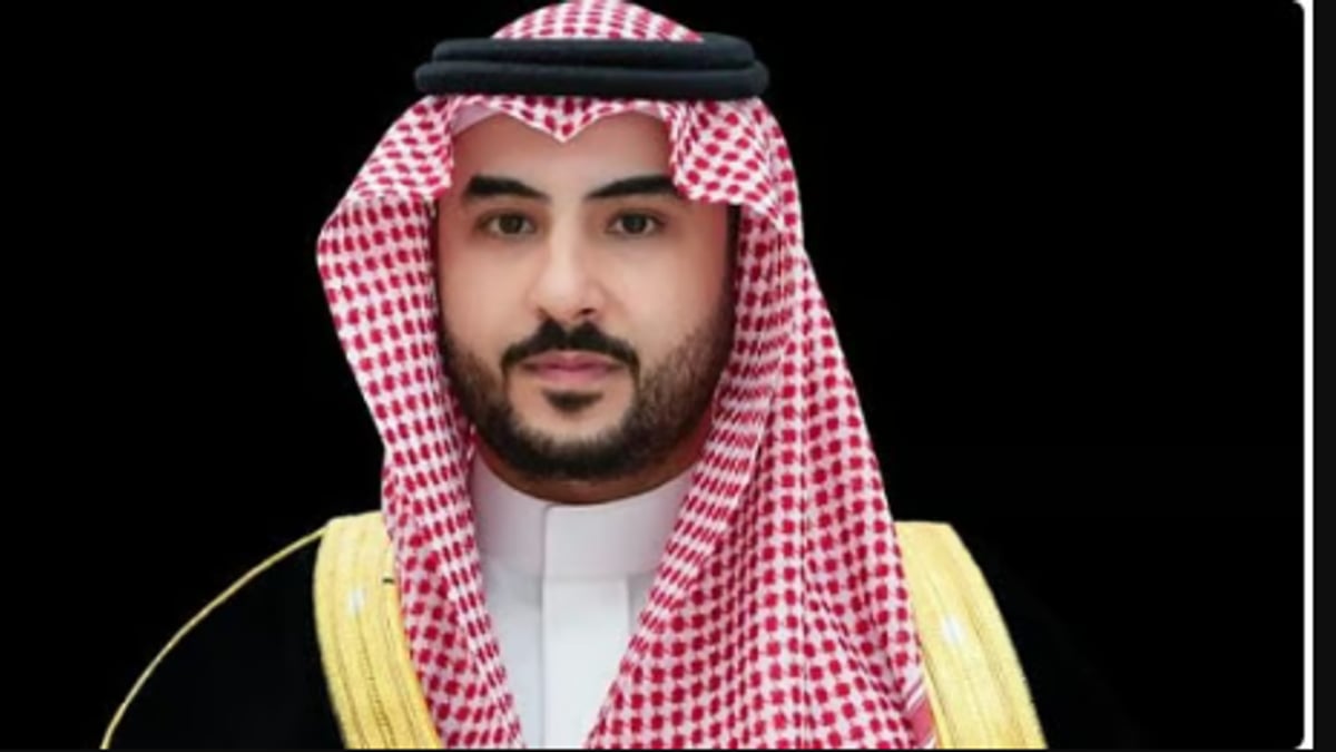 وزير الدفاع يعزي هاتفيًا رئيس وزراء قطر في وفاة الشيخ حمد بن خليفة