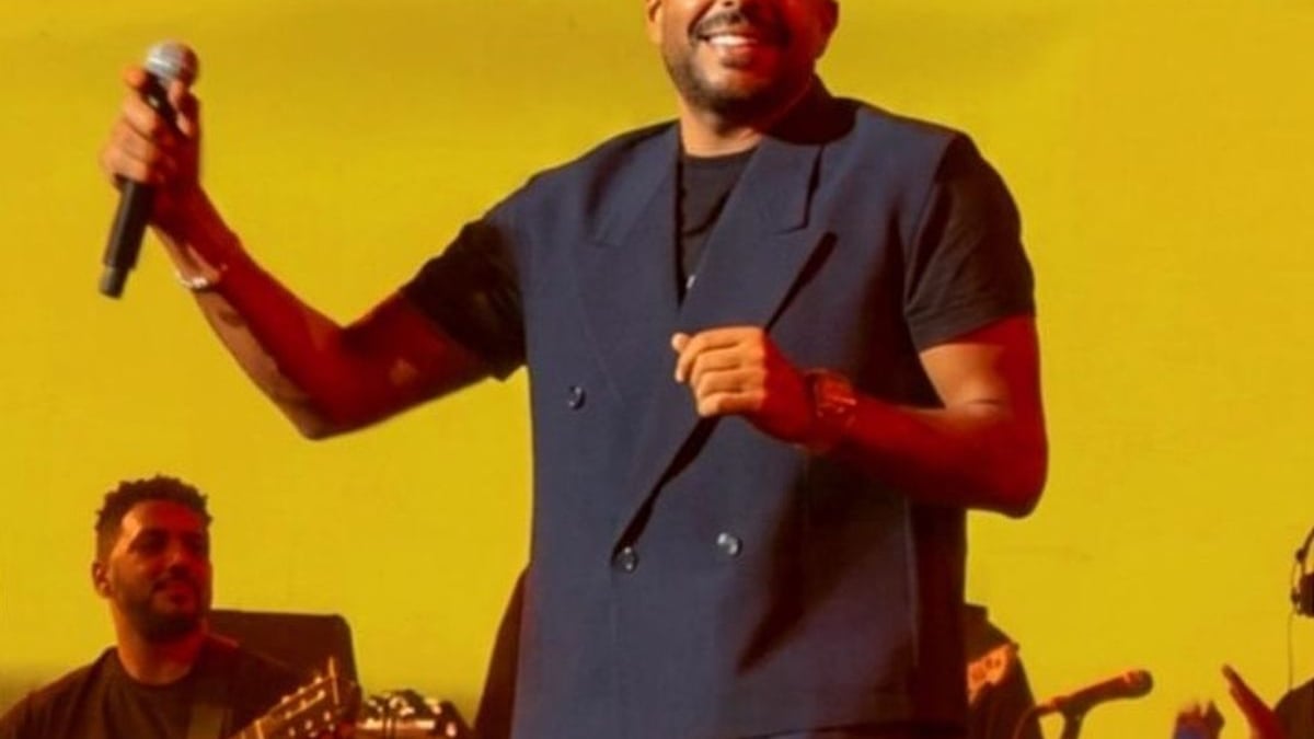 محمد حماقي يشعل جدة بحفل جماهيري ويقدم أولى أغنيات ألبومه الجديد
