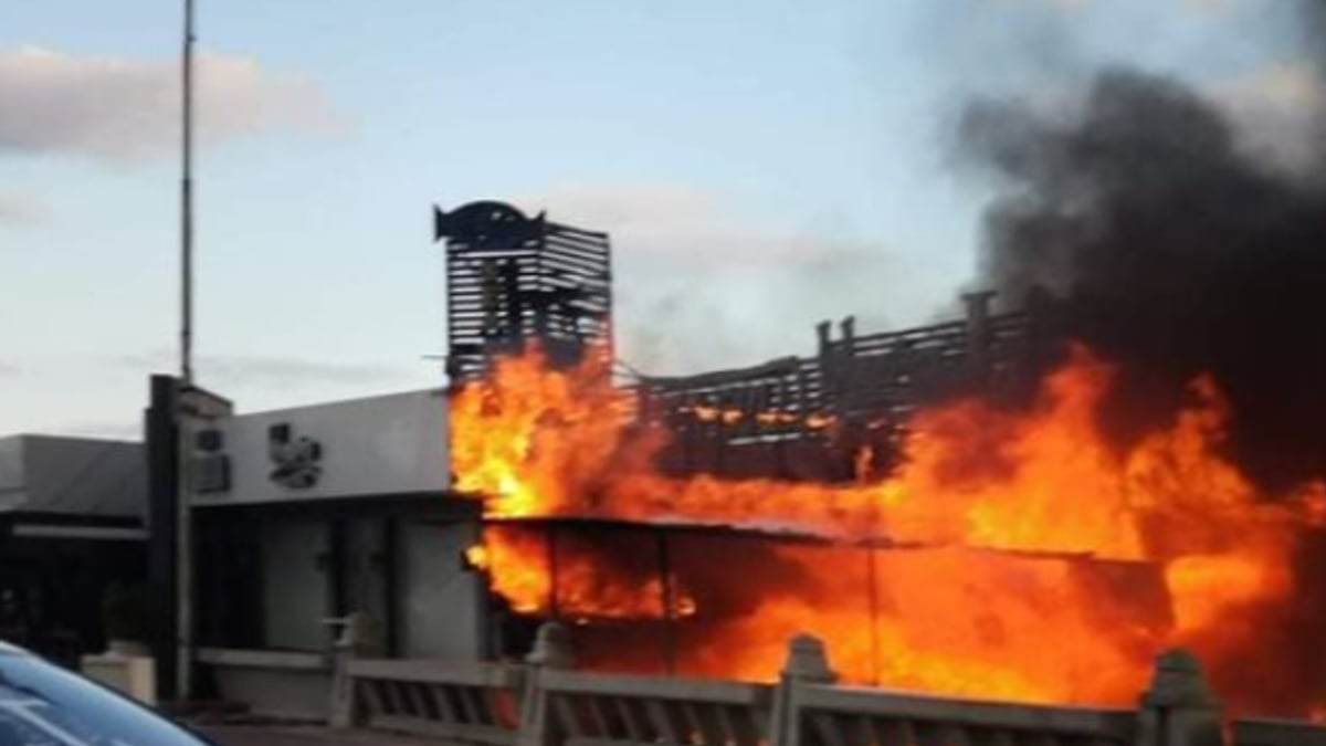 At least 27 killed in fire at restaurant in Thailand