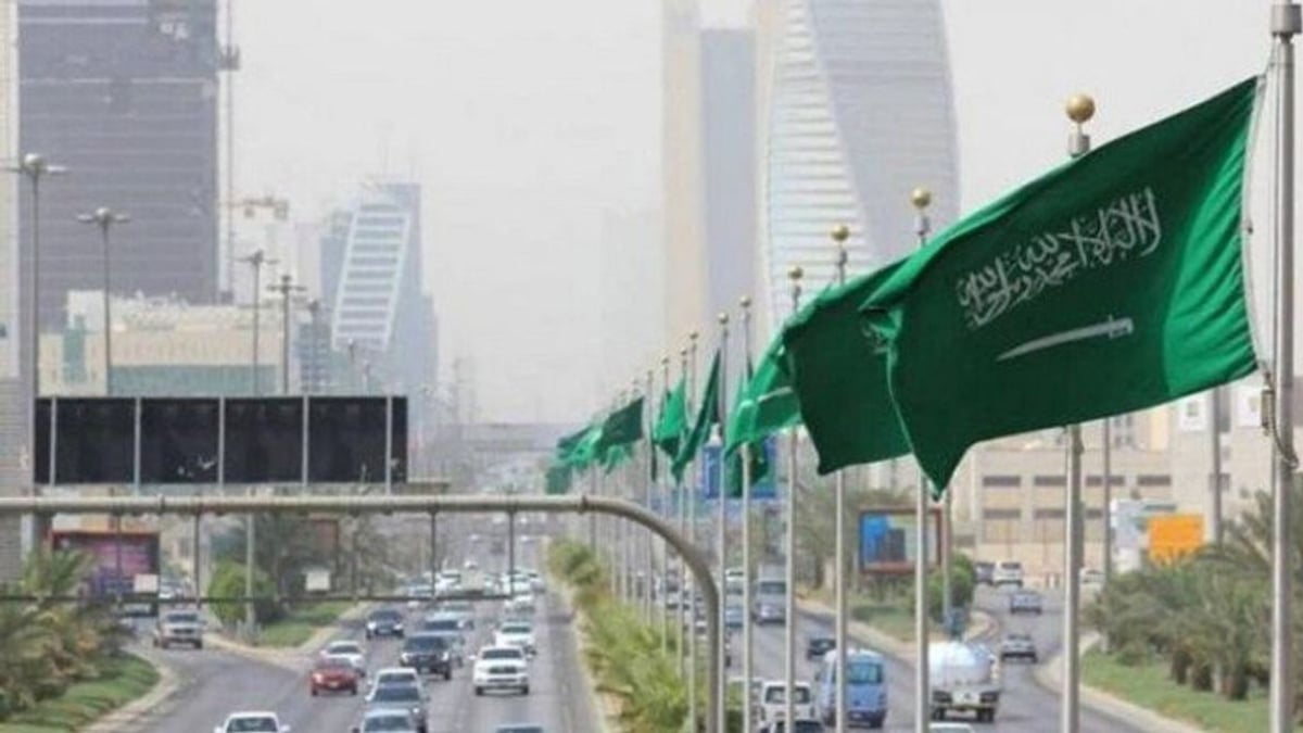 الأرصاد عن طقس الجمعة: رياح نشطة وأتربة على عدة مناطق وأمطار رعدية
