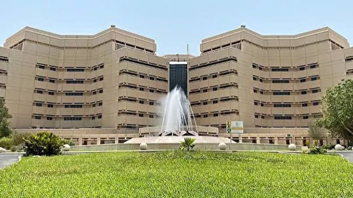 جامعة الملك عبدالعزيز تكرّم فريق رواد البحر الأحمر لتحقيقه السابع عالميًا في كندا