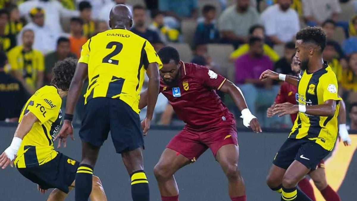 الاتحاد يهزم الحزم بثلاثية في الجولة الثالثة من دوري المحترفين