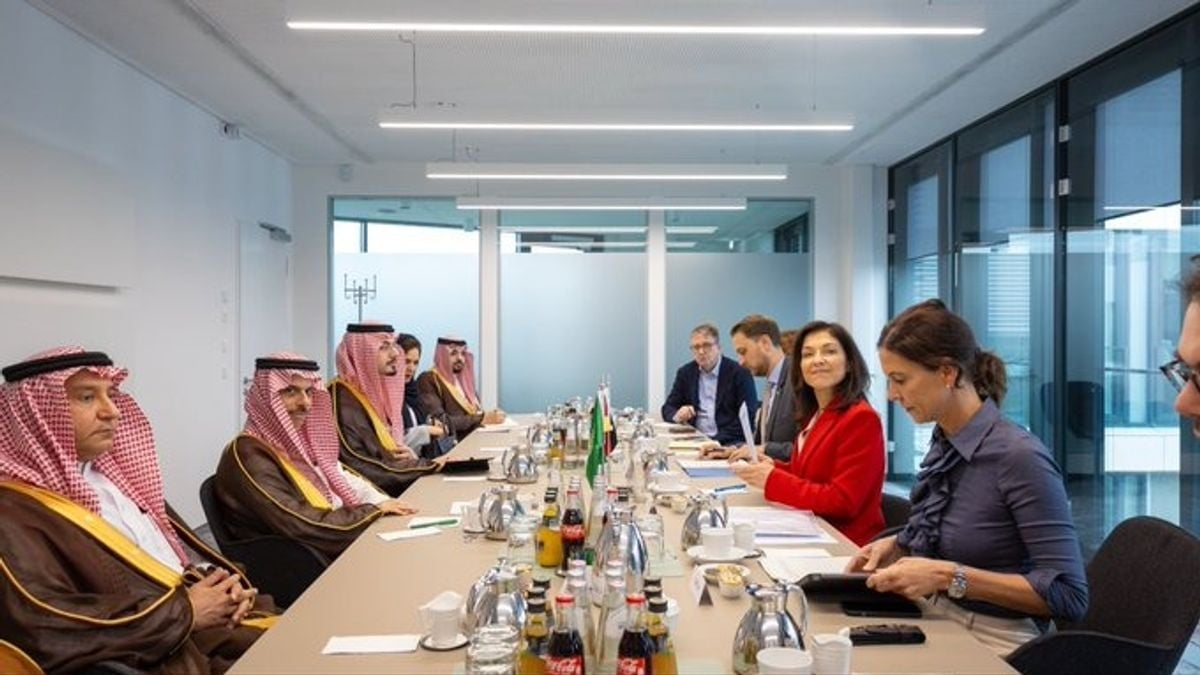 وزير الخارجية يبحث مع وزيرة الاقتصاد والطاقة الألمانية توسيع الشراكة الاقتصادية والاستثمارية