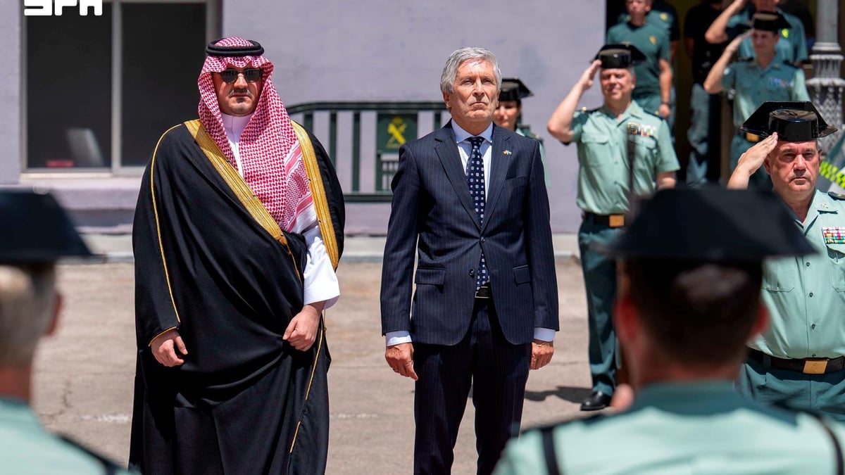 الأمير عبدالعزيز بن سعود يزور مقر الحرس المدني الإسباني في مدريد