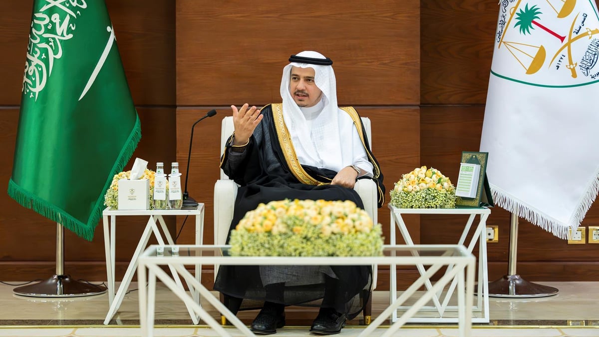 رئيس ديوان المظالم يتفقد المحكمة الإدارية بالرياض ويشيد بتطور الأداء