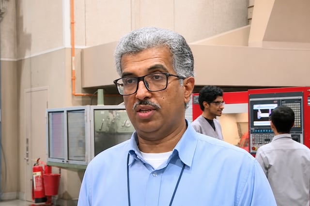 أستاذ بالكلية التقنية: ندرب الطلاب على أجهزة للتعامل بمجال الذكاء الاصطناعي
