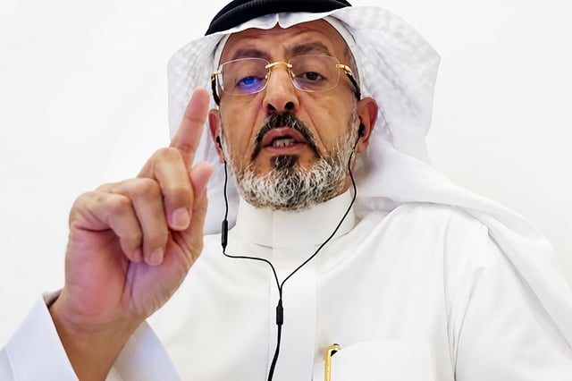 مختص: متابعة صور مثالية للحياة بمواقع التواصل تُشعر الشباب بتراجع نجاحهم