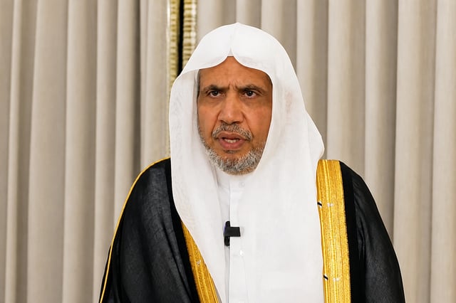 أمين رابطة العالم الإسلامي: العابث الإرهابي لن يبلغ أمله فقد دنا أجل طغيانه وقربت ساعة رحيله