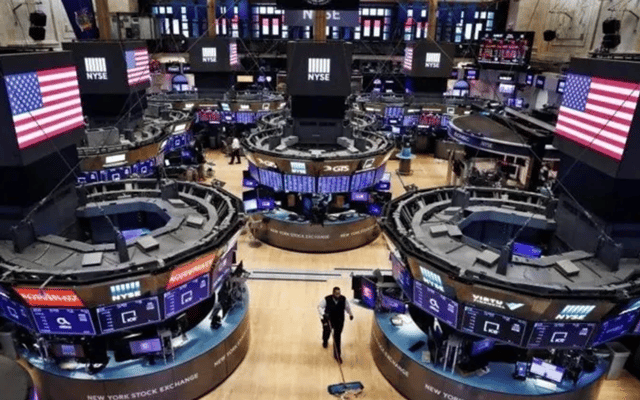 الأسهم الأمريكية تنهي تعاملات الأربعاء على تراجع محدود