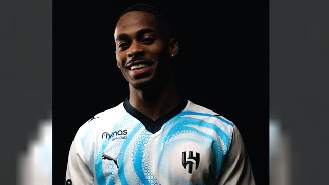 الهلال يعلن ضم الجناح الهولندي سامرفيل من وست هام الإنجليزي
