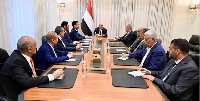 «العليمي» يشيد بالتحالف البحري متعدد الجنسيات والدعم السعودي لمؤسسات الدولة اليمنية