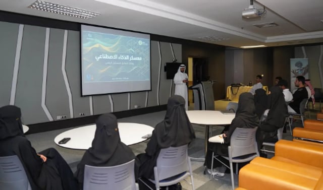 جامعة الملك فيصل تطلق برامج تدريبية في الذكاء الاصطناعي
