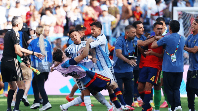 الاتحاد الدولي لكرة القدم يفتح تحقيقًا في أحداث نهائي كأس العالم