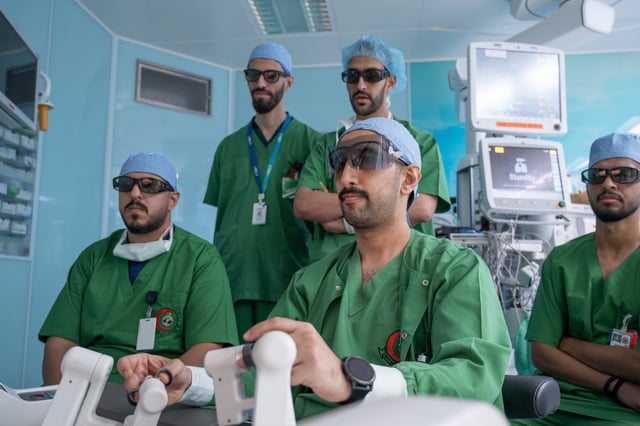 نجاح أول عملية جراحية روبوتية عن بُعد في المملكة بمستشفيات الحرس الوطني