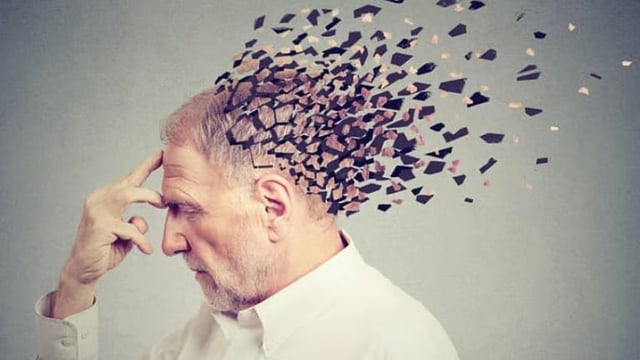 دراسة: نقص فيتامين D بمنتصف العمر يرتبط بتطور مرض ألزهايمر