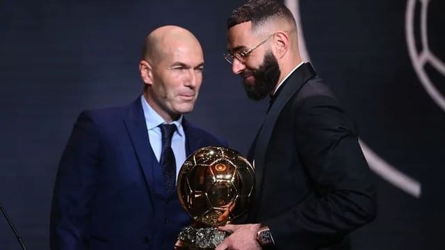بنزيما يدعم زيدان لقيادة منتخب فرنسا ويكشف عن سعادته باحتمال تعيينه