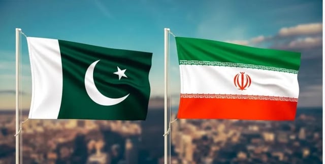 عراقجي يبحث مع قائد الجيش الباكستاني التطورات في المنطقة