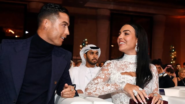 كم تبلغ ثروة كريستيانو رونالدو وجورجينا رودريجيز؟