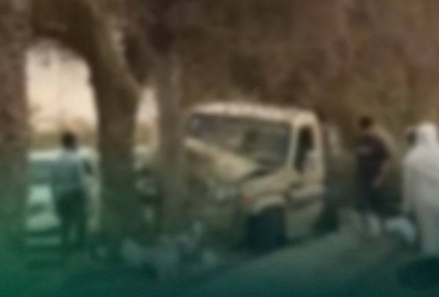 انحراف مفاجئ يتسبب في حادث بين مركبتين بالأحساء.. والمرور يباشر الواقعة