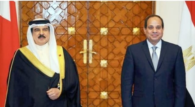 الرئيس المصري يناقش مستجدات القضايا الإقليمية والدولية مع العاهل البحريني