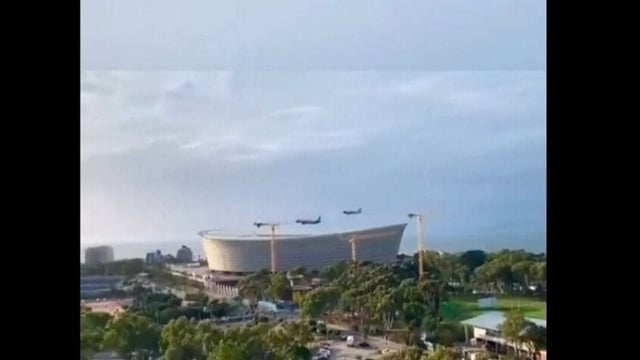 طائرات تثير ذعر الجماهير في ملعب كيب تاون بجنوب إفريقيا