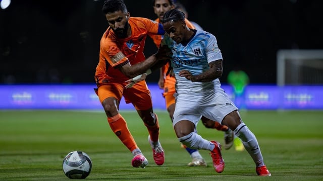 الهلال يهزم الفيحاء بثلاثية نظيفة ويتصدر دوري روشن مؤقتًا
