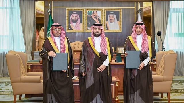بالصور .. أمير جازان يشهد توقيع اتفاقيات لتعزيز خدمات القطاع الصحي وتوسيع نطاق برنامج المدن الصحية بالمنطقة