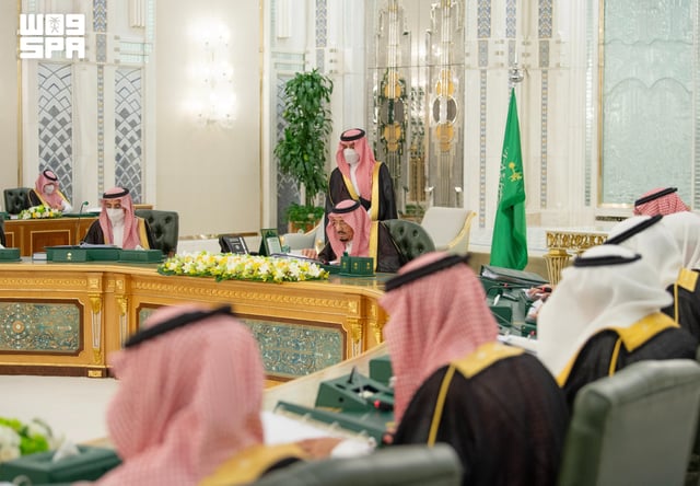 مجلس الوزراء يشدد على إبقاء مضيقي هرمز وباب المندب وجميع الممرات الحيوية مفتوحة وآمنة