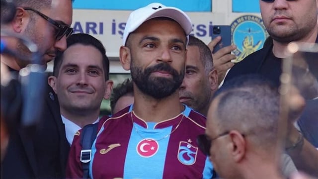 اليوم.. محمد صلاح يوقع عقود انتقاله إلى طرابزون التركي