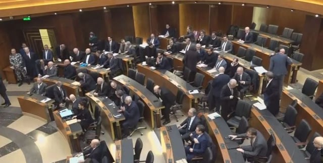 البرلمان اللبناني يقر قانون العفو العام المثير للانقسامات