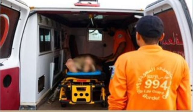 حرس الحدود ينقذ مواطنا تعرض لوعكة صحية في عرض البحر بجازان