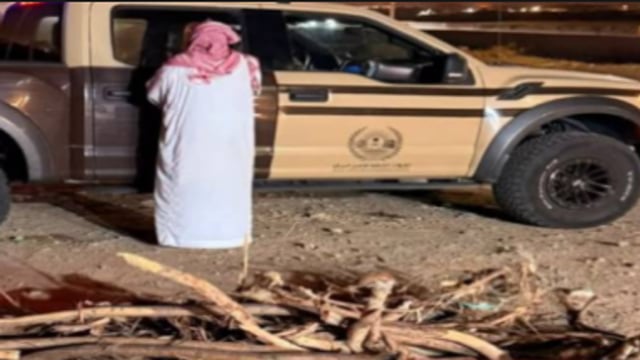 ضبط مواطن بحوزته حطبًا محليًا بمحمية الإمام تركي بن عبدالله الملكية
