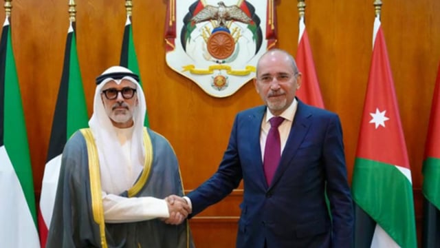 وزيرا خارجية الأردن والكويت يبحثان هاتفيًا التطورات الإقليمية