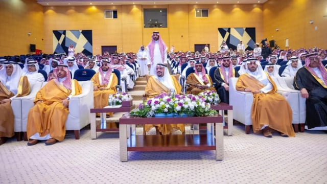 أمير القصيم يرعى حفل جائزة الذكير السنوي لتكريم الطلاب المتفوقين بعنيزة