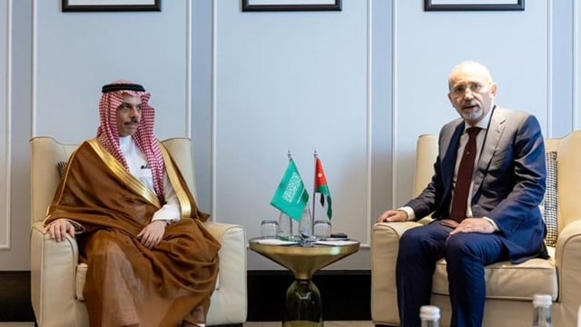 وزير الخارجية يبحث مع نظيره الأردني دعم القدس وتطورات المنطقة