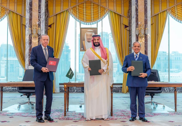 وزير الدفاع: اتفاقية مكة تعزز الردع والتنسيق بين السعودية وتركيا وباكستان