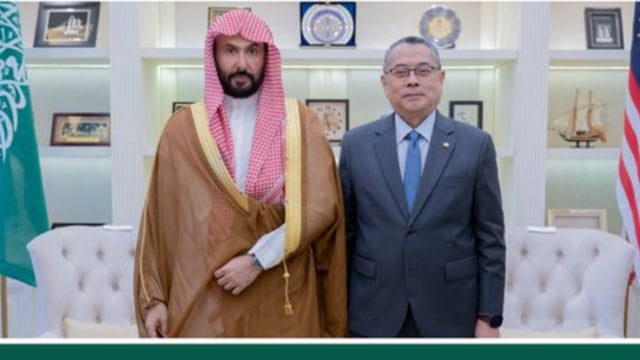 وزير العدل يبحث تعزيز التعاون القضائي مع رئيس القضاء الماليزي