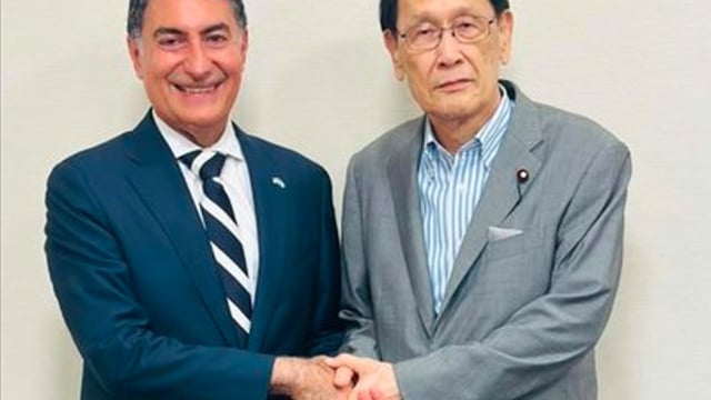 سفير المملكة في اليابان يبحث تعزيز العلاقات مع عضو بمجلس النواب الياباني