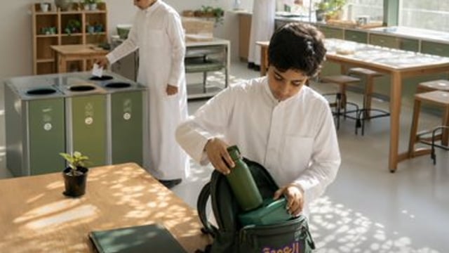 وزارة البيئة تدعو الطلاب لتعزيز السلوكيات الإيجابية لاستدامة الموارد الطبيعية