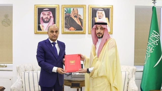 «الخارجية» تتسلم نسخة من أوراق اعتماد السفير اليمني الجديد لدى المملكة