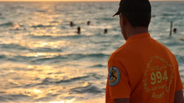 حرس الحدود يدعو مرتادي الشواطئ إلى الالتزام بإرشادات السلامة البحرية