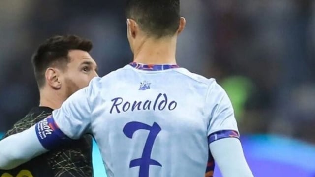 حقيقة تعزية كريستيانو رونالدو لميسي بعد وفاة والده
