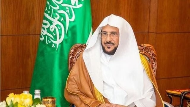 وزير الشؤون الإسلامية يوجه بتخصيص خطبة الجمعة القادمة للتوعية بوجوب الالتزام بالأنظمة المرورية