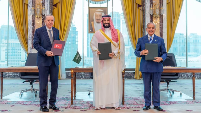 محلل سياسي: اتفاقية مكة امتداد لتعاون عسكري متواصل بين المملكة وتركيا وباكستان