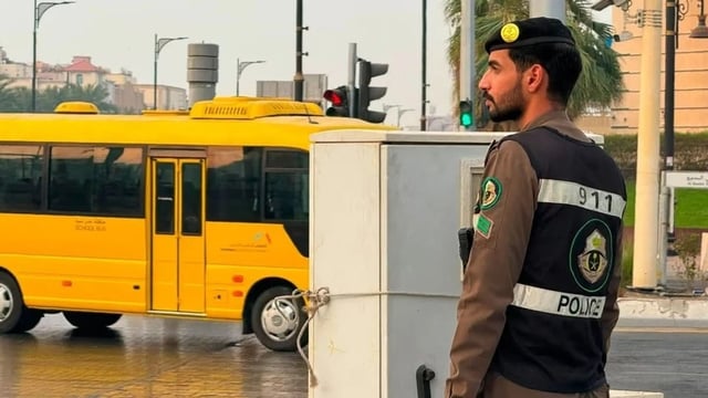 5 إرشادات من المرور بشأن حافلات النقل المدرسي أثناء توقفها